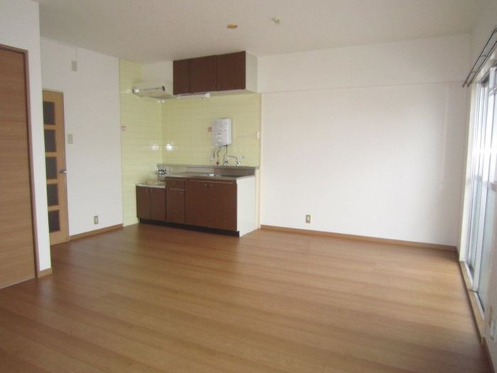 2DK Apartment for Rent in Fukuoka Nishiku, 44m² - Thumbnail 3