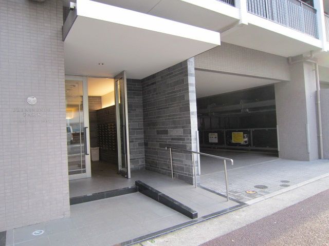 1LDK Apartment for Rent in Chuo-ku, Fukuoka City - Thumbnail 2