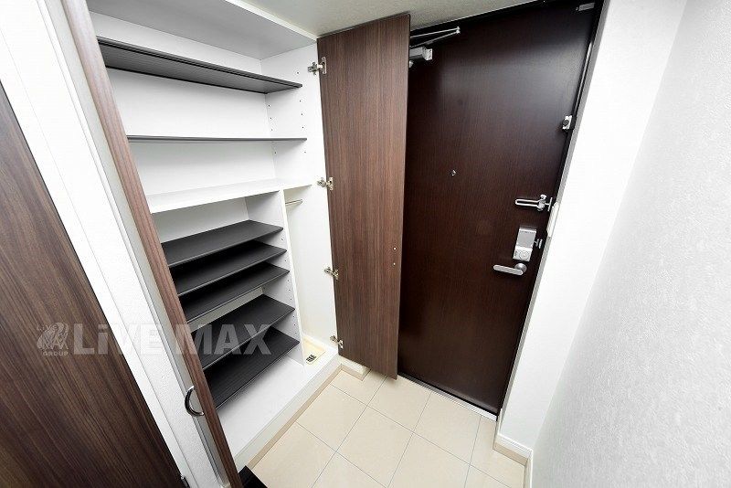 1LDK Apartment for Rent in Chuo-ku, Fukuoka City - Thumbnail 3