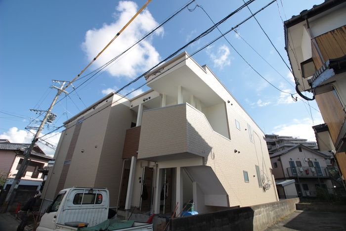 1LDK Apartment for Rent in Chihaya, Higashi-ku, Fukuoka City - Thumbnail 2
