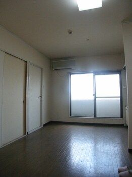 2DK Apartment for Rent in Asahi-ku, Osaka, 38.7m² - Thumbnail 3