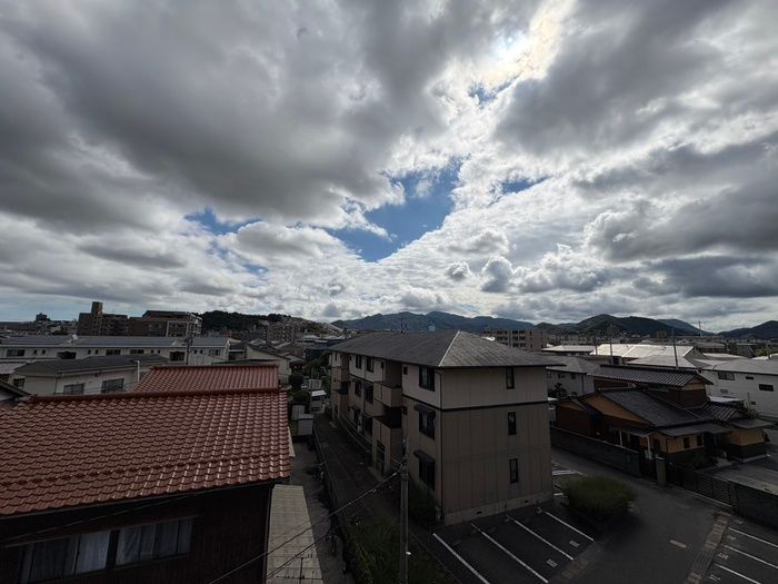 3LDK Apartment for Rent in Kokura Minami-ku, Kitakyushu - Thumbnail 2