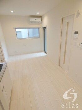 Modern 1LDK Apartment for Rent in Asahi-ku, Osaka Near Shimizu Station - Thumbnail 3