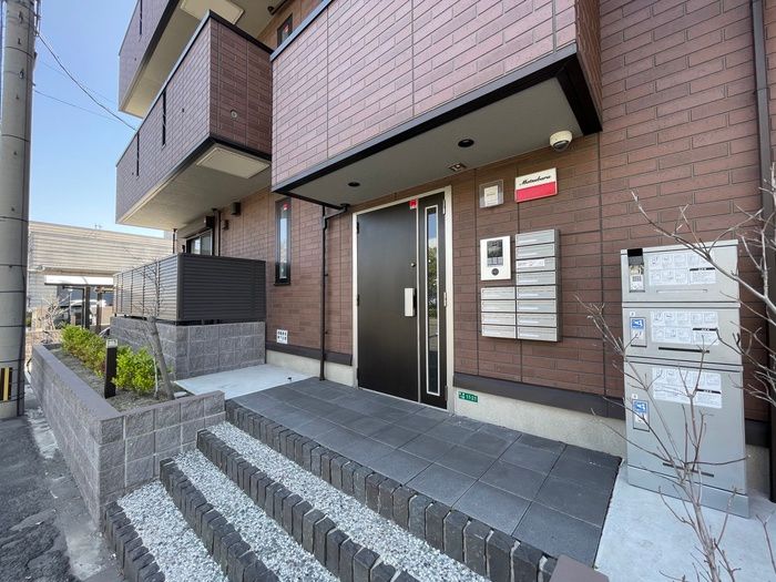 1LDK Apartment for Rent in Moji-ku, Kitakyushu, 31.45m² - Thumbnail 2
