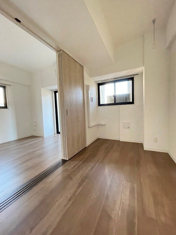 Modern 1LDK Apartment for Rent in Chuo Ward, Fukuoka - Thumbnail 4