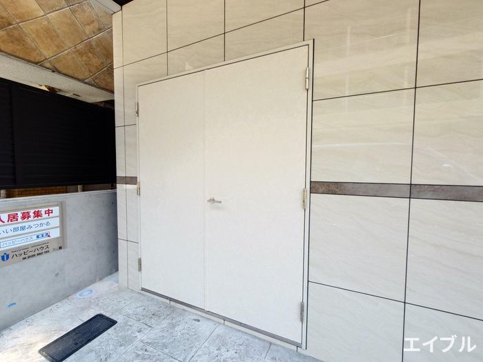 2LDK Apartment for Rent in Hakata-ekimae, Fukuoka - Thumbnail 3
