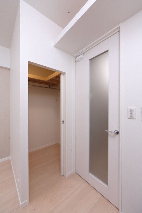 1K Apartment for Rent in Fukuoka City, Fukuoka Prefecture - Thumbnail 4