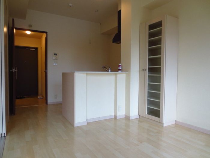 1LDK Apartment for Rent in Hakata-ku, Fukuoka - 37.67m² - Thumbnail 4