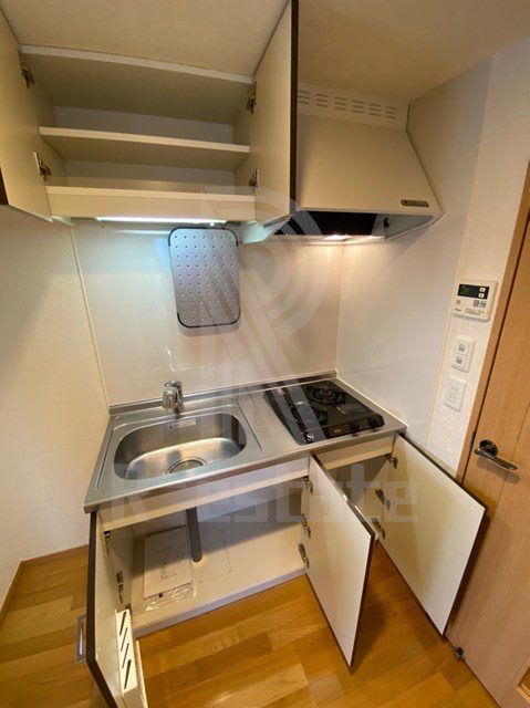 1LDK Apartment for Rent in Tenjin, Chuo Ward, Fukuoka - Thumbnail 3
