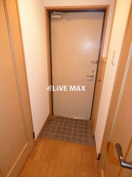 1K Apartment for Rent in Chuo-ku, Fukuoka City - Thumbnail 2