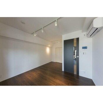 Modern 1LDK Apartment for Rent in Shibuya, Tokyo - Thumbnail 4