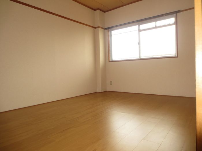 2DK Apartment for Rent in Kiyama, Yahatanishi Ward, Kitakyushu - Thumbnail 3
