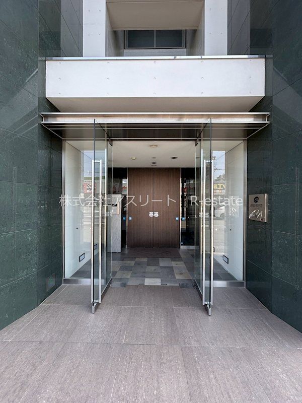 1K Designer Apartment for Rent in Chihaya, Higashi-ku, Fukuoka - Thumbnail 3