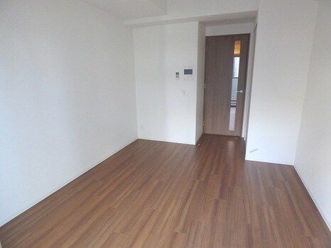 1K Apartment for Rent in Miyakojima, Osaka near Kyobashi Station - Thumbnail 3