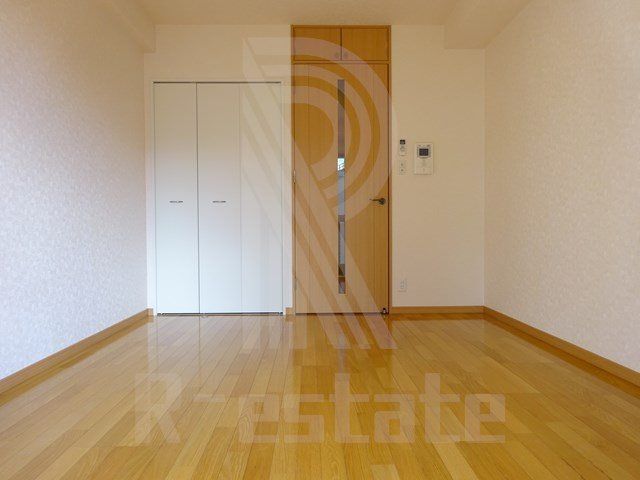 1K Apartment for Rent in Tenjin, Chuo Ward, Fukuoka City - Thumbnail 3