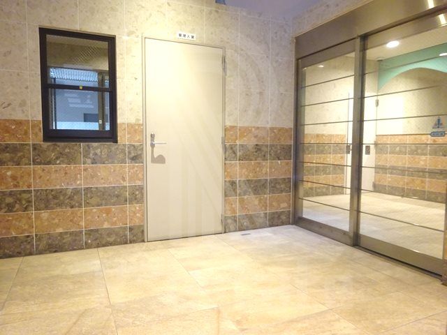 1K Apartment for Rent in Chūō-ku, Fukuoka City - Thumbnail 3