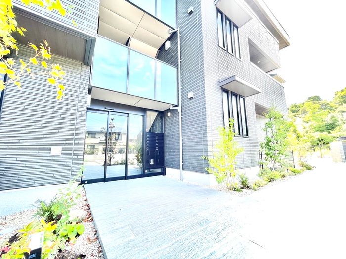 3LDK Apartment for Rent in Wakamatsu-ku, Kitakyushu - Thumbnail 2