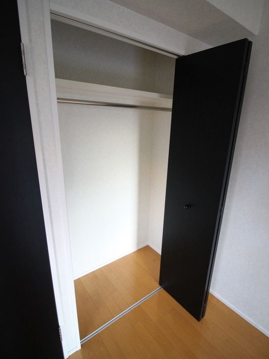 1K Apartment for Rent in Akasaka, Chuo-ku, Fukuoka - 24m² - Thumbnail 2