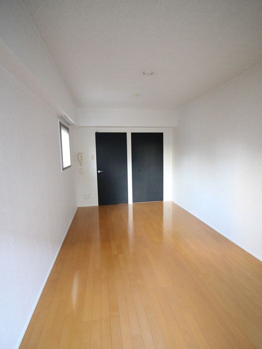1K Apartment for Rent in Akasaka, Chuo-ku, Fukuoka - 24m² - Thumbnail 3
