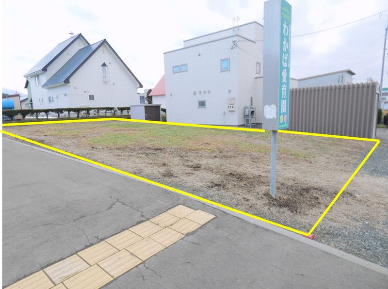 Land for Sale in Kamifurano, Hokkaido - 248.78 sqm Corner Plot - Thumbnail 2