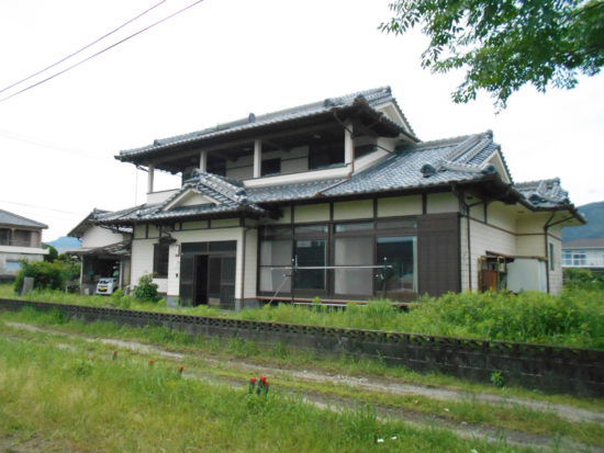 Spacious 6DK Home in Ebino City with Land - Thumbnail 2