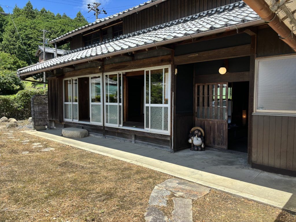 Renovated Traditional Kominka House with Garden in Iga, Mie - Thumbnail 3