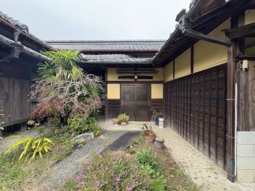Large Traditional House 7DK 184sqm on 931sqm Land in Tsu Mie - Thumbnail 3