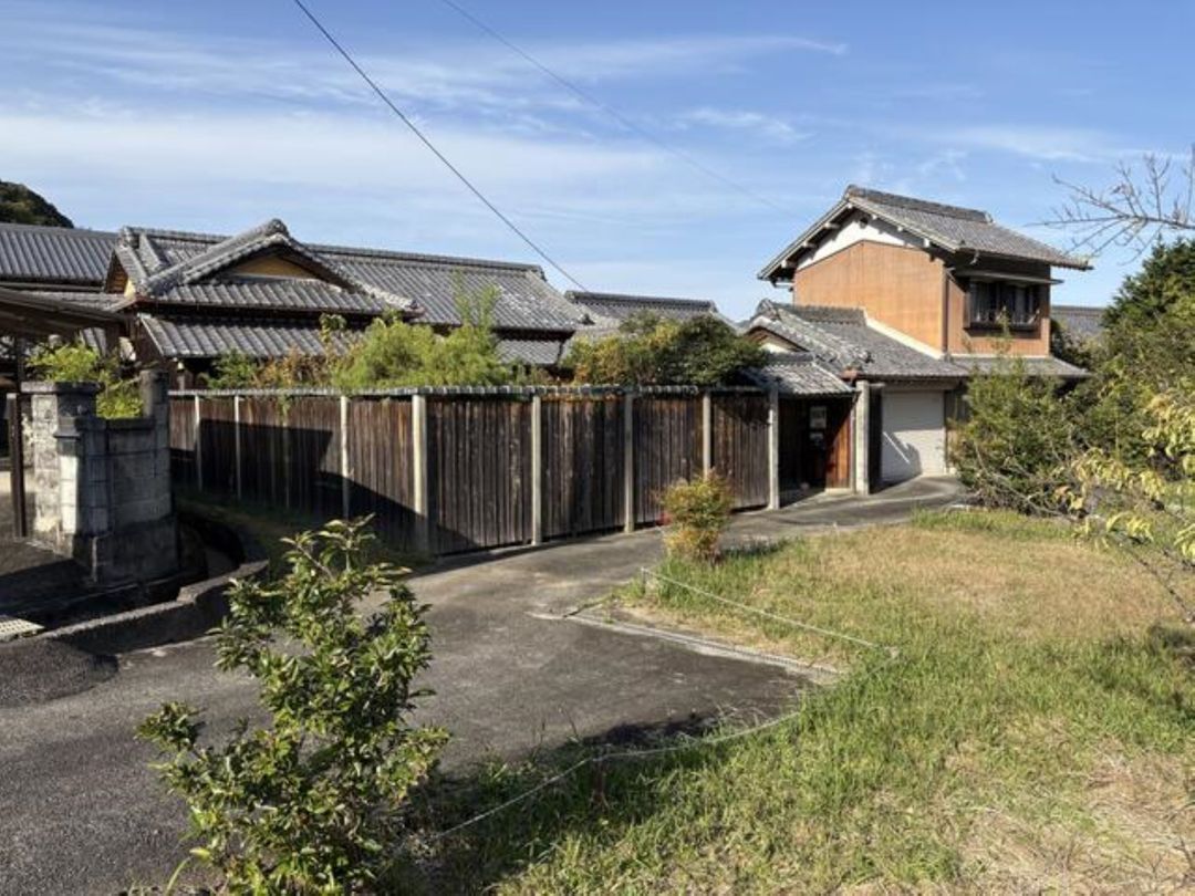 Large Traditional House 7DK 184sqm on 931sqm Land in Tsu Mie - Thumbnail 2