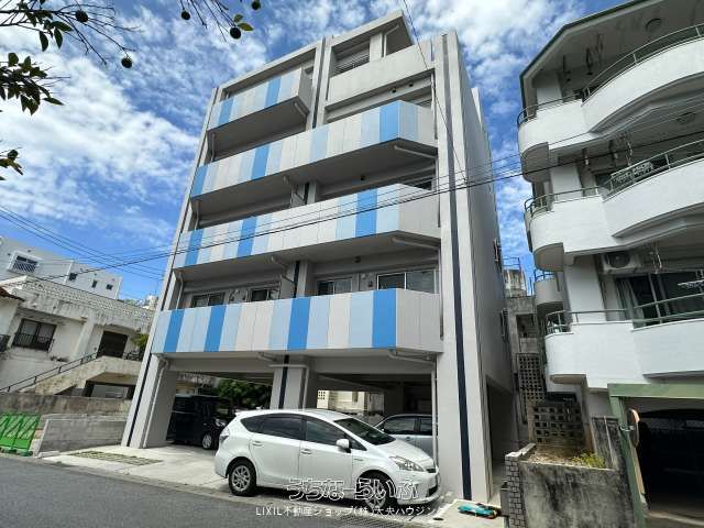 Laughtale Tomari 201: Modern 2LDK Apartment for Rent in Naha, Okinawa - Thumbnail 2