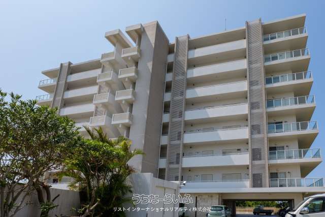 Ocean View 2LDK Condo in Motobu with Sunset Balcony - Thumbnail 2