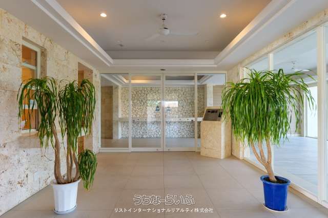 Ocean View 2LDK Condo in Motobu with Sunset Balcony - Thumbnail 3