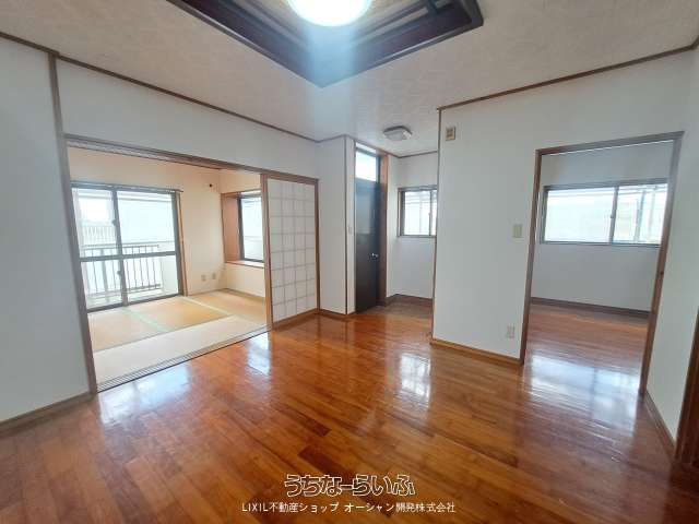7LDK Two-Generation Home with Solar Power in Nanjo City, Okinawa - Thumbnail 4