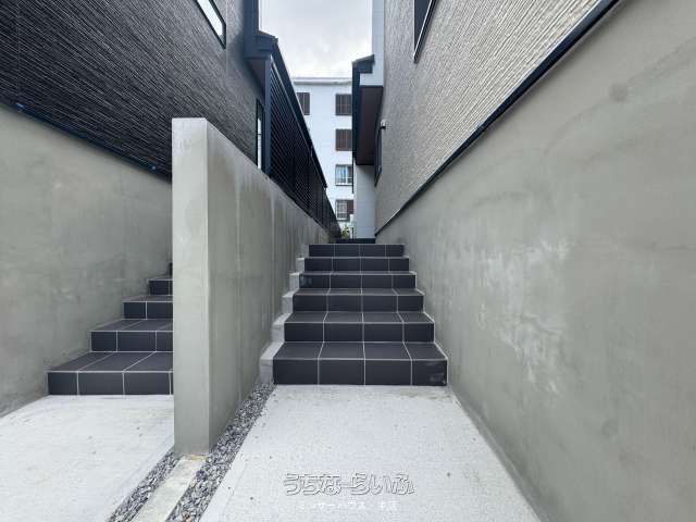 New 4LDK House for Sale in Ginowan, Okinawa - 2025 Build - Thumbnail 3