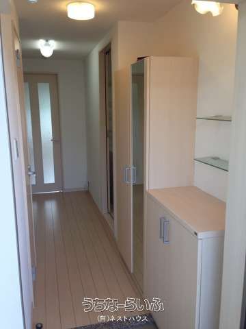 Vibo Espacio 203: 1K Apartment for Rent in Tomigusuku, Okinawa - Thumbnail 2