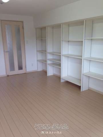 Vibo Espacio 203: 1K Apartment for Rent in Tomigusuku, Okinawa - Thumbnail 3
