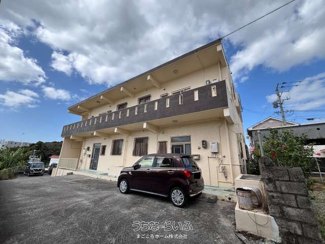 4-Unit Apartment for Sale in Yomitan Village, Okinawa - 5.28M Yen - Thumbnail 3