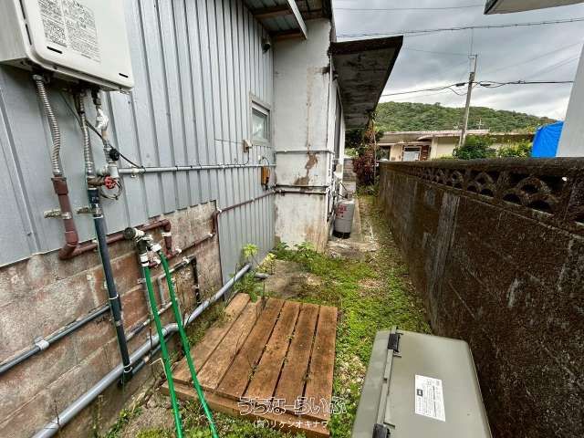 Seaside Property in Nago, Okinawa - 136sqm Land Near Ocean - Thumbnail 2