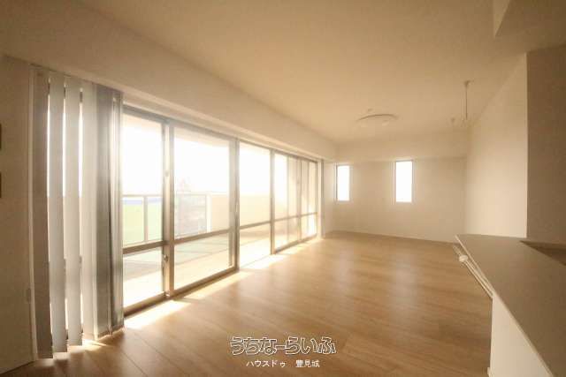 Ocean View 3LDK Apartment in Toyosaki, Tomigusuku - Thumbnail 3
