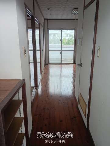 2DK Rental Apartment in Naha, Okinawa with Spacious Bathroom - Thumbnail 2