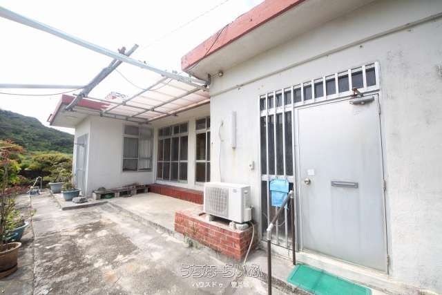 6DK Detached House on 969sqm Land in Yaese Town, Okinawa - Thumbnail 2