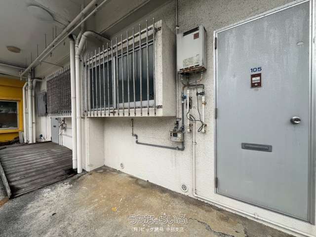 2DK Apartment for Rent in Okinawa City, Momohara - Thumbnail 3