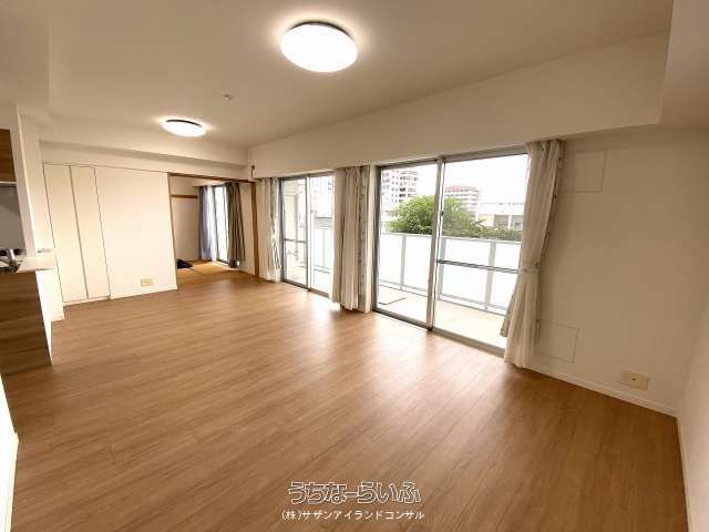Riverside Kamihara 3LDK Apartment for Rent in Naha, Okinawa - Thumbnail 4