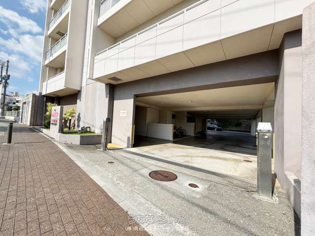 Renovated 3LDK Ocean View Apartment for Sale in Okinawa City - Thumbnail 4
