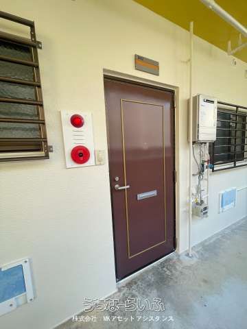 Renovated 2DK Apartment for Rent in Urasoe City, Okinawa - Thumbnail 2