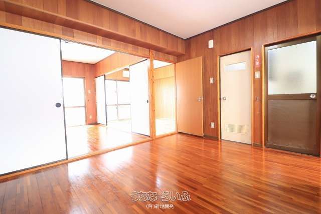 Village Tetsu 302: 2DK Apartment for Rent in Naha, Okinawa - Thumbnail 4