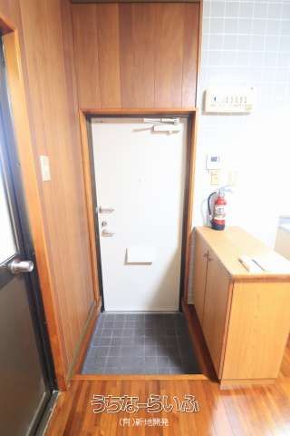 Village Tetsu 302: 2DK Apartment for Rent in Naha, Okinawa - Thumbnail 2