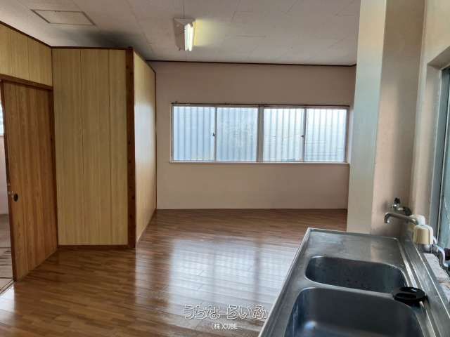 Matsukawa Apartment 401: 1LDK Rental in Naha, Okinawa - Thumbnail 4