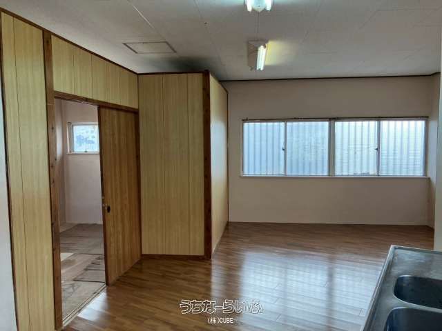 Matsukawa Apartment 401: 1LDK Rental in Naha, Okinawa - Thumbnail 3