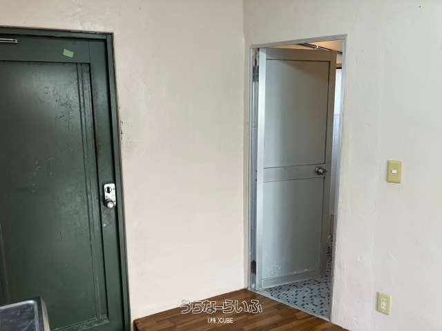 Matsukawa Apartment 401: 1LDK Rental in Naha, Okinawa - Thumbnail 2