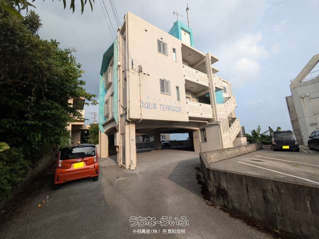 Aqua Terrace Investment Apartment for Sale in Okinawa City - Thumbnail 2